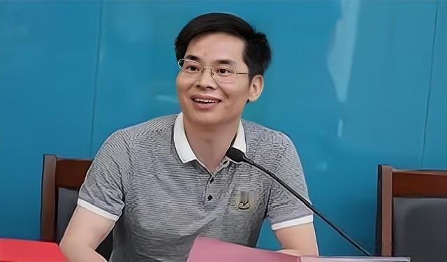 1991年，一位中国籍留美博士，原本前途无量，却因深夜双手插兜，去导师家