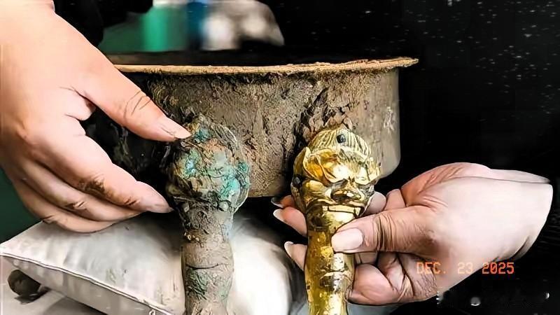 南京博物院那事够炸了吧？但还有更离谱的，更炸裂！武汉大学毕业的萧元，在广州美