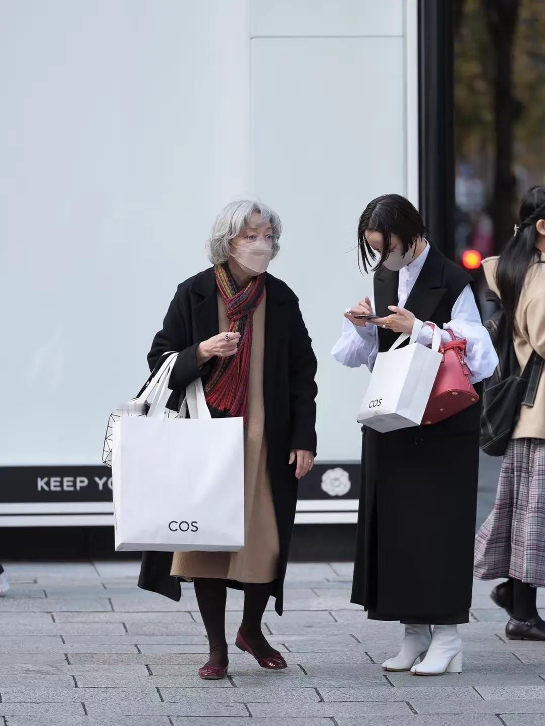 日本街拍大妈穿搭