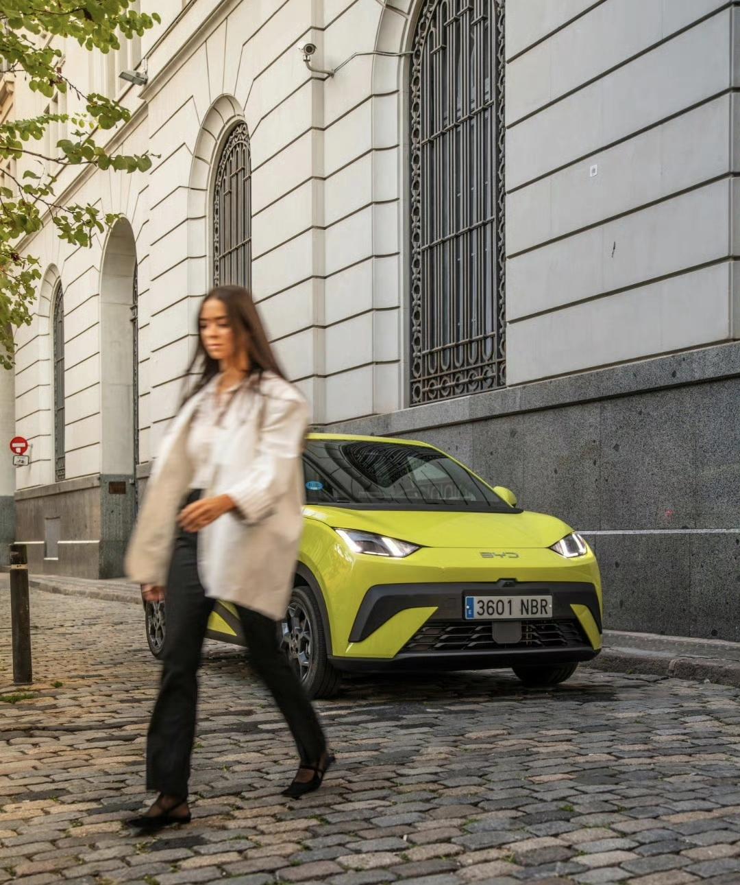 王传福还是太了解用户了！像海鸥这款A00级轿车，几万块钱的售价就能获得国内外大多