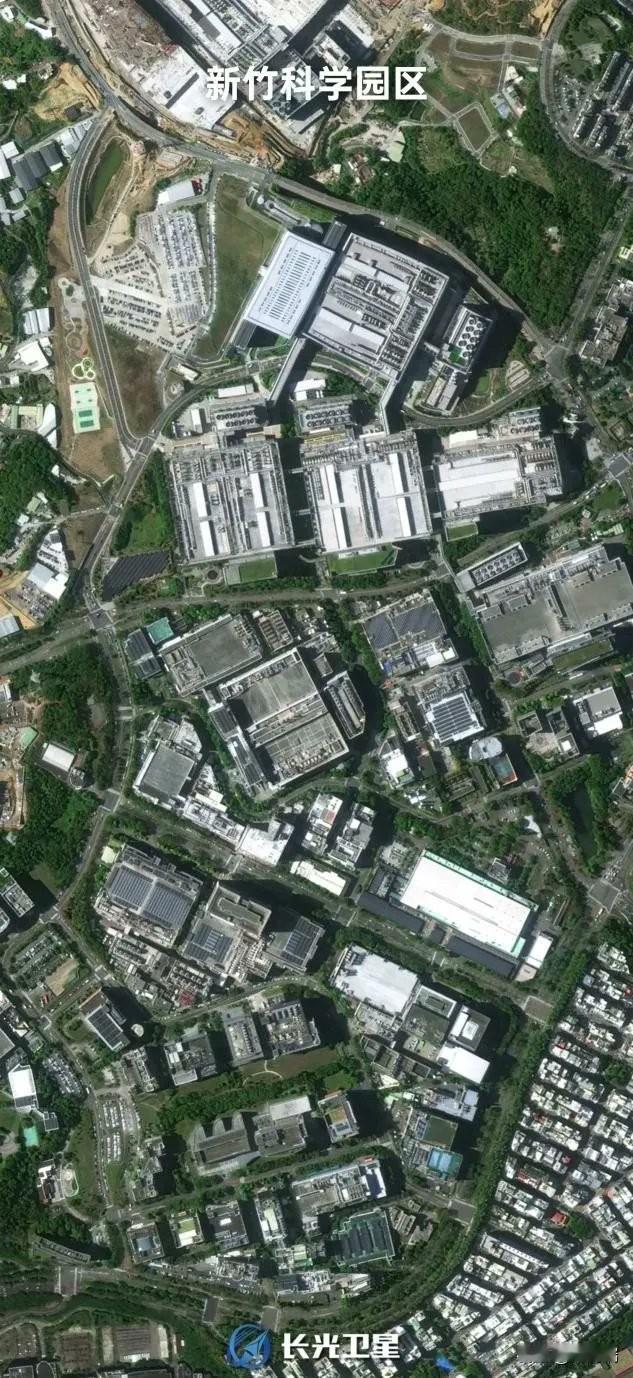 “吉林一号”卫星发布的台湾高清卫星图，高清到看清机车车牌和报纸头条…这还只是