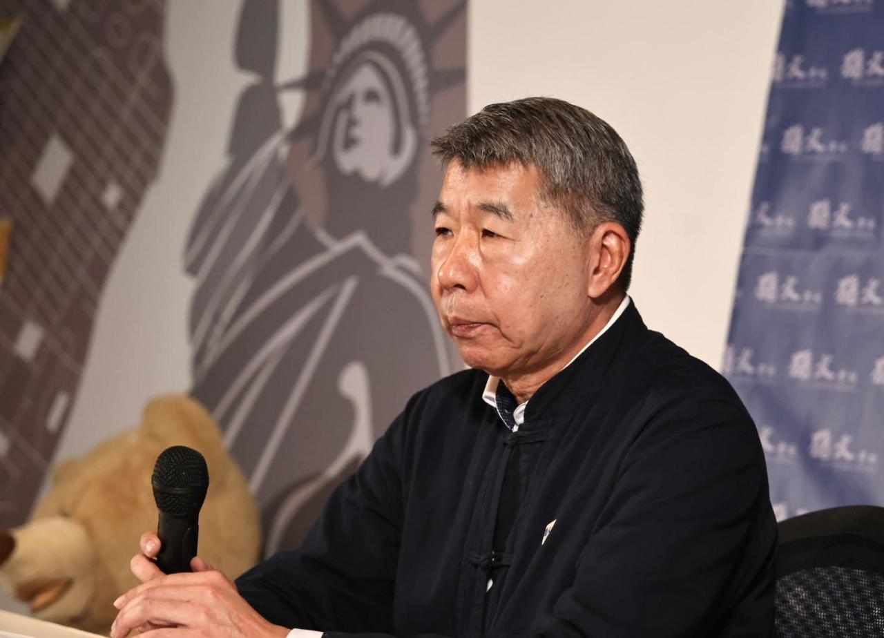 张亚中为什么没有发表“败选感言”罗智强、郝龙斌败选后都很快发声，就张亚中一