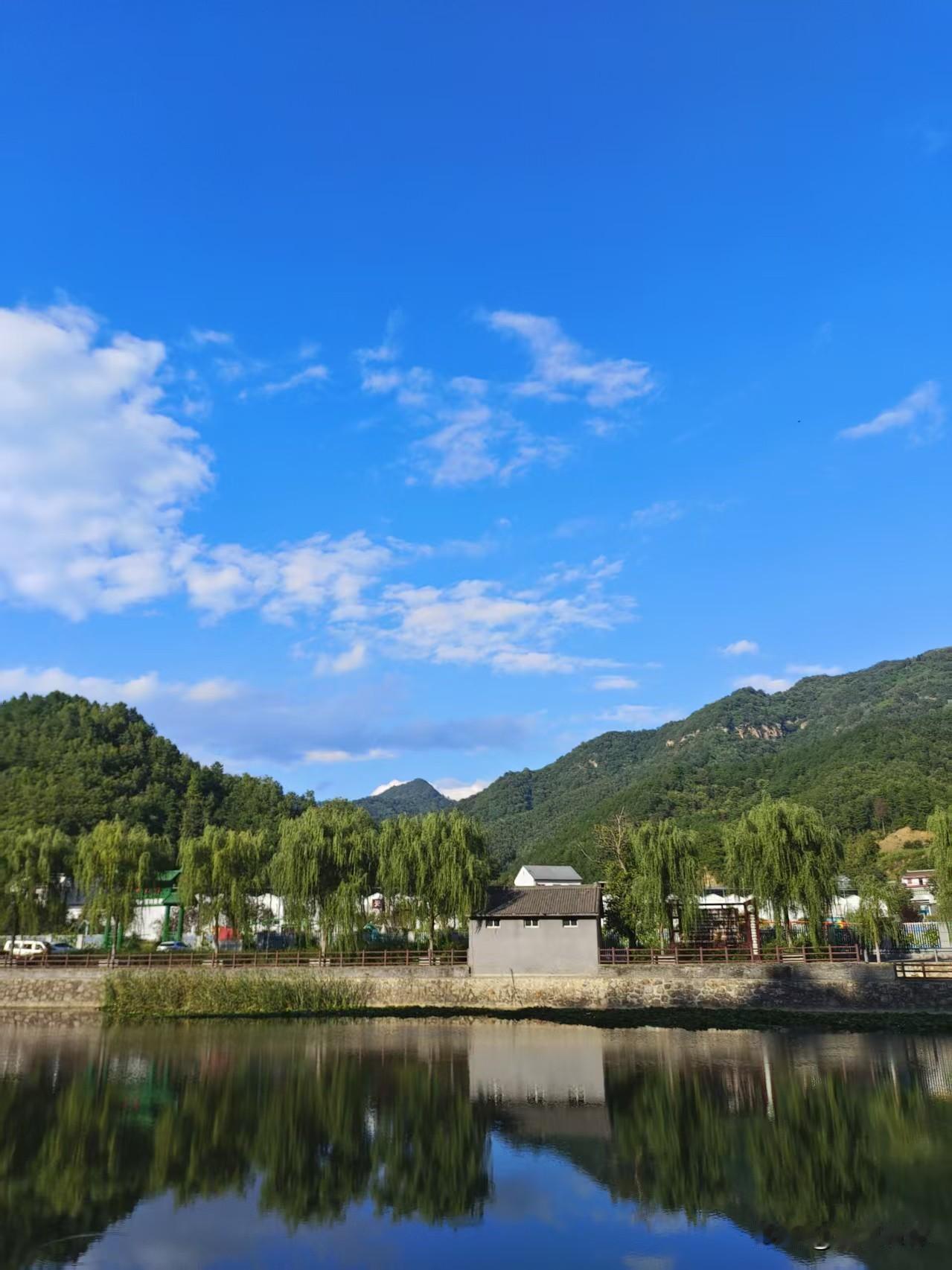 你们发现没？父母那一辈人，有一个雷打不动的习惯：不管是赶火车、飞机还是汽车，都要