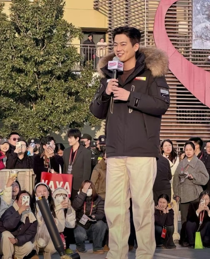 大明星看着和普通人也没啥区别。​​​