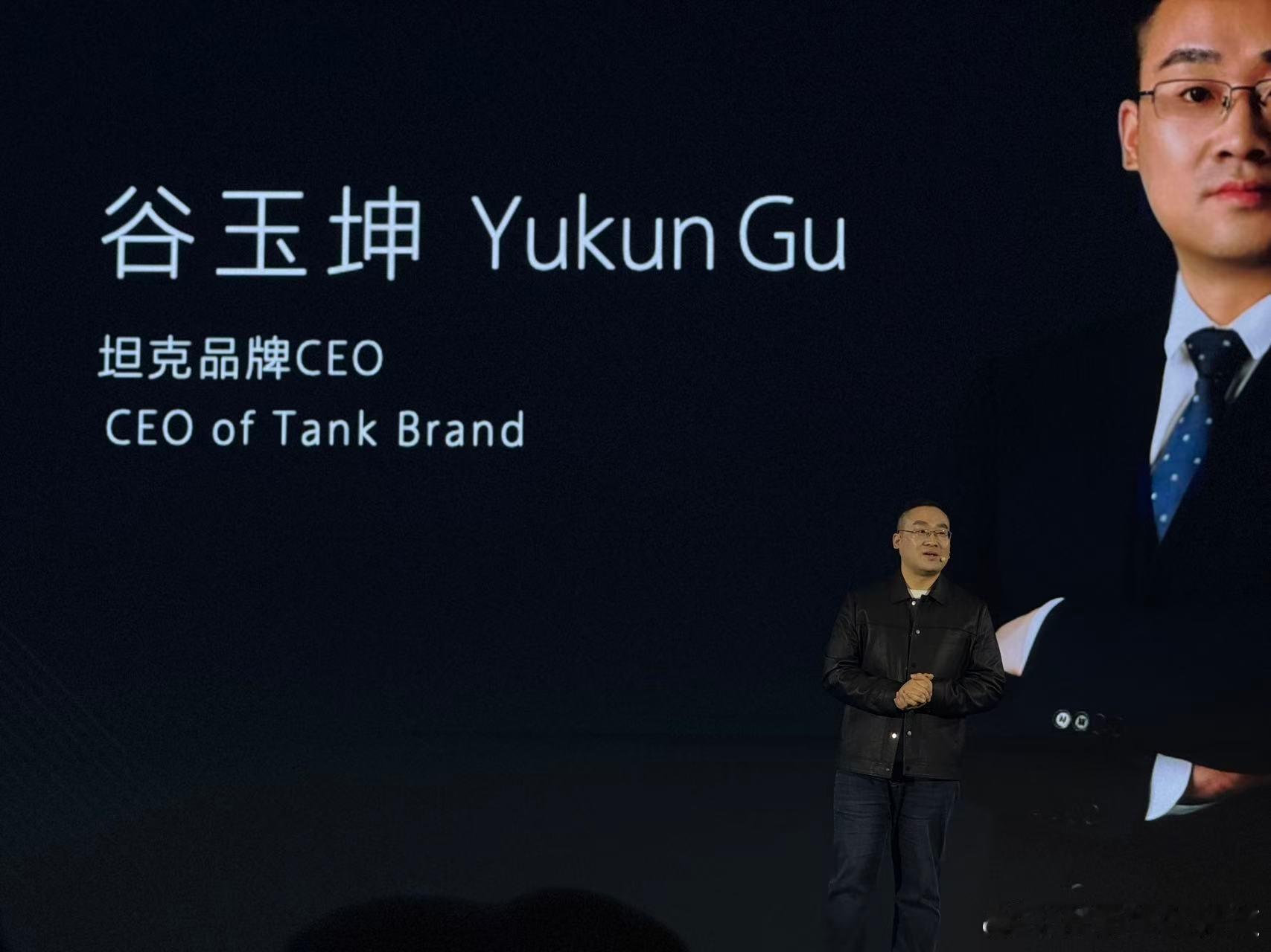 胖哥汽车频道新款坦克700上市，共3款车型，指导价42.8万-50.8万元。新