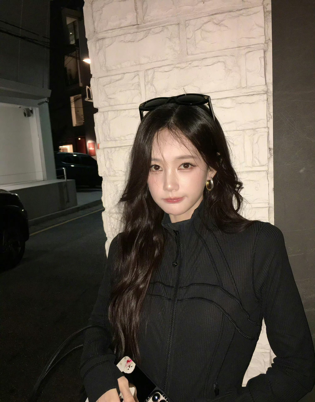 李一桐终于更换好了，昵称没用李一桐le，改为了李一桐Happy[大笑]​​​