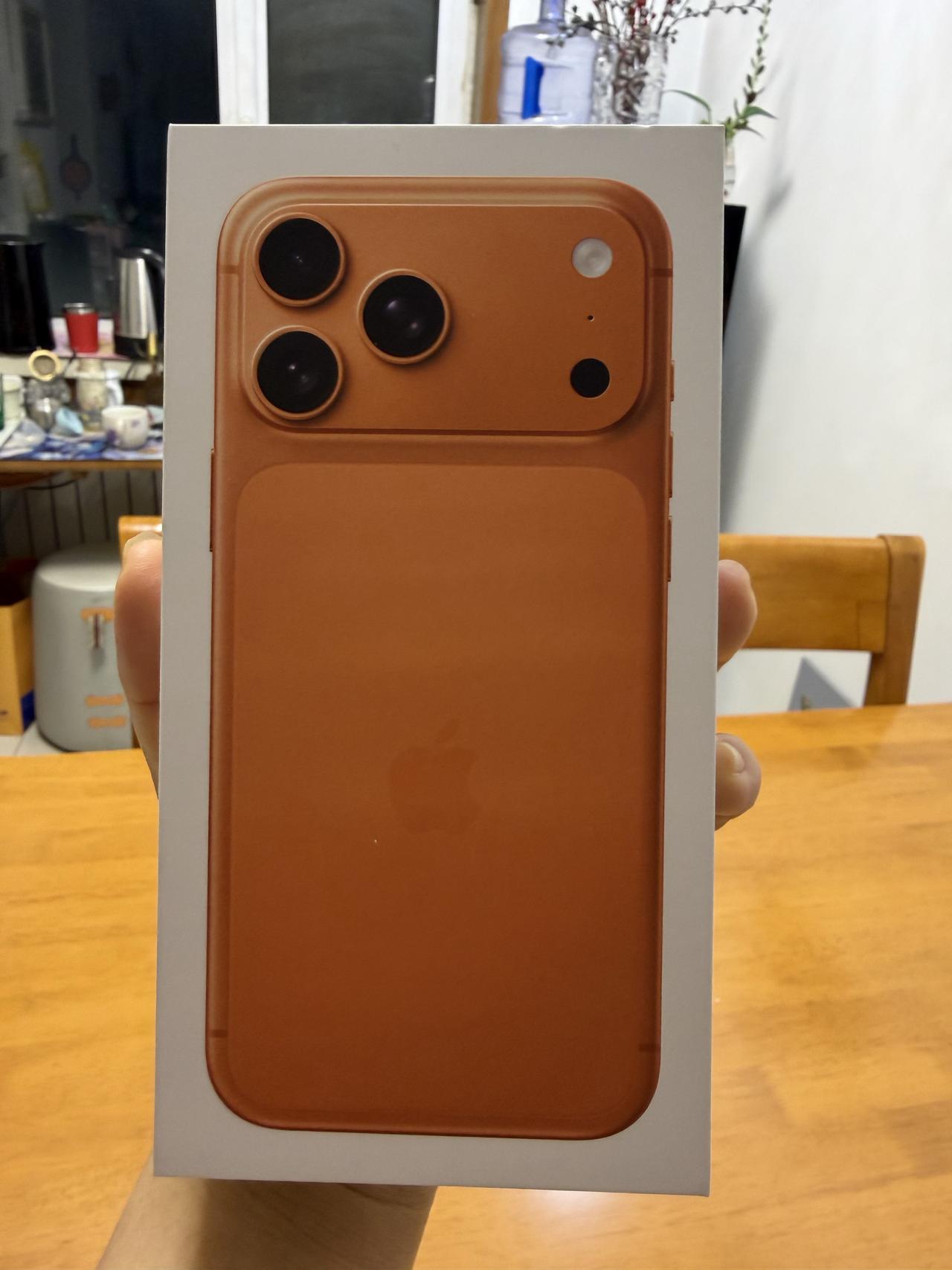 谁说苹果手机是年轻人的专利？我怎么就不能享用了？用了三年的华为手机突然出了故