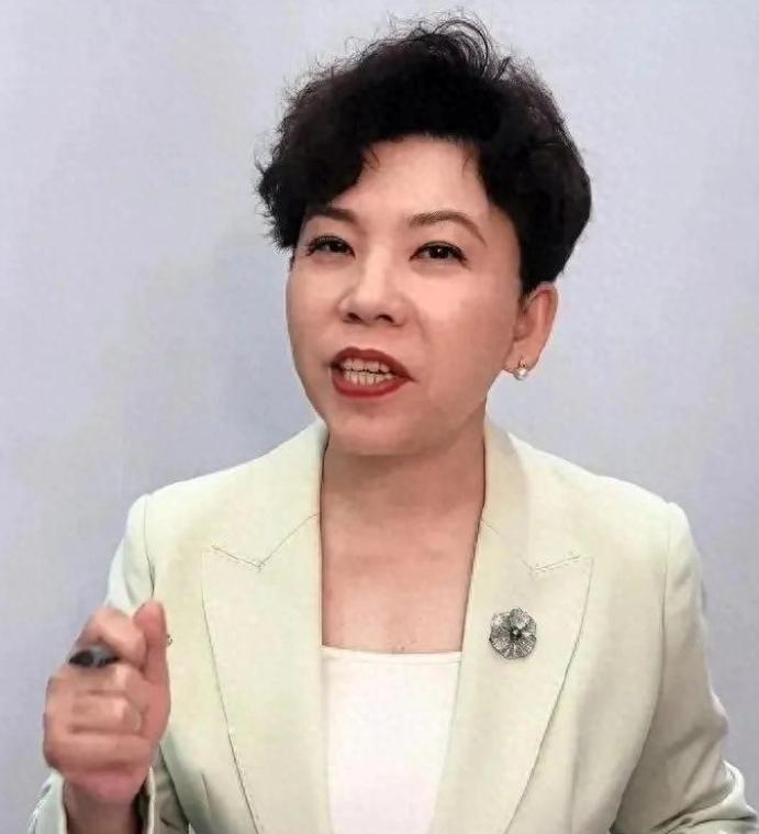 陈熠本来是能赢朱雨玲的，邓亚萍一针见血说出了核心美国大满贯女单决赛，陈熠前两