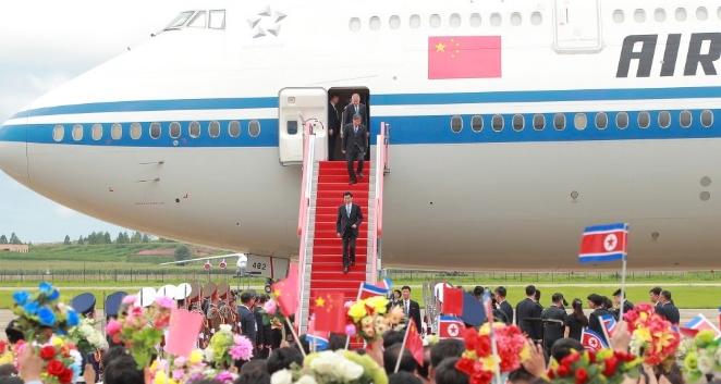 朝鲜超高规格接待中国。当地时间7月15日，中国代表团顺利抵达平壤，对朝鲜正式开启