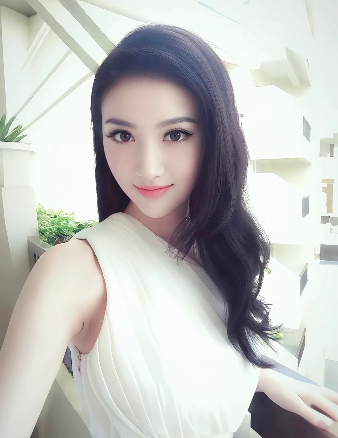 好美丽上宽下窄的脸型….（私以为上个审美时代最有美女氛围的脸型fbb也是​