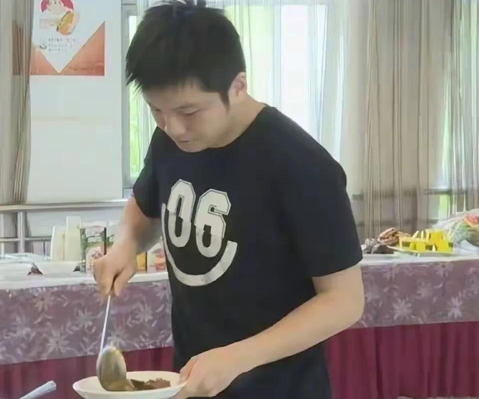 孙颖莎师哥蛐蛐樊振东，不过他说的八成是真事！莎莎师哥张成和闫安连麦！聊到了樊