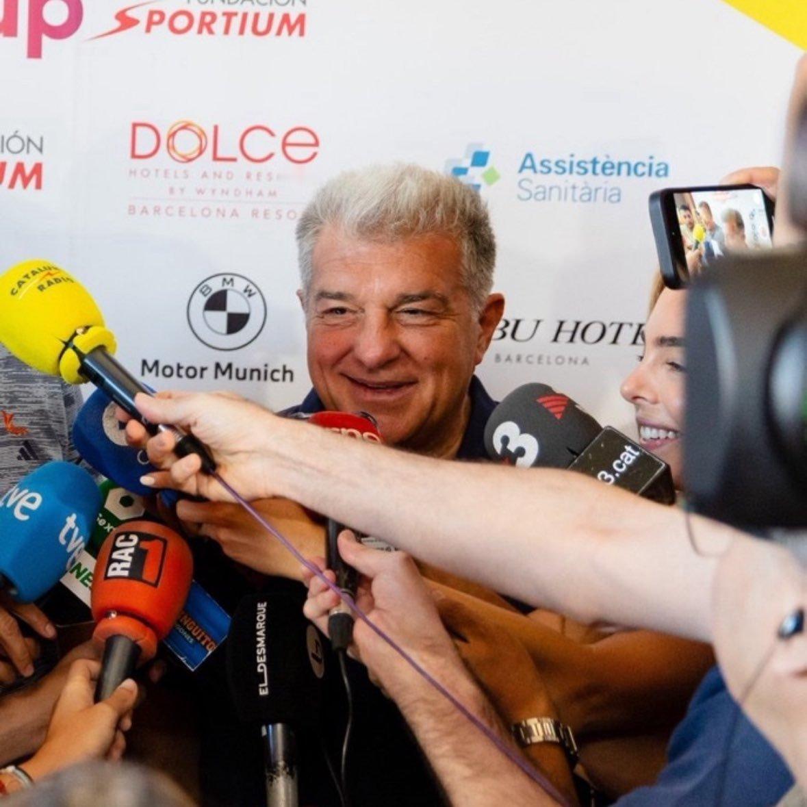 【拉🐶🤮】🗣️关于梅西造访诺坎普晒图拉波尔塔🎙️：“我并不知道他会来，但