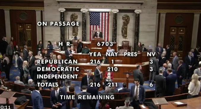 美众议院议长约翰逊刚刚确认，今晚通过的共和党医改法案将使保费降低11%，而且不会