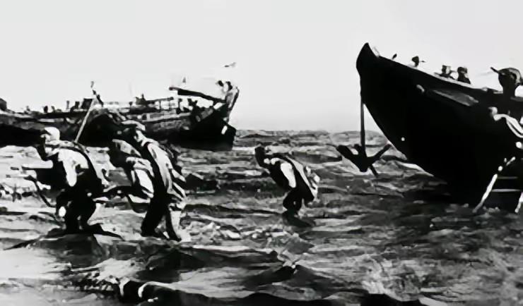 军旅故事：当年我当兵时的岛离金门岛只有2公里多一点，晴天时能比较清楚地看到对面的