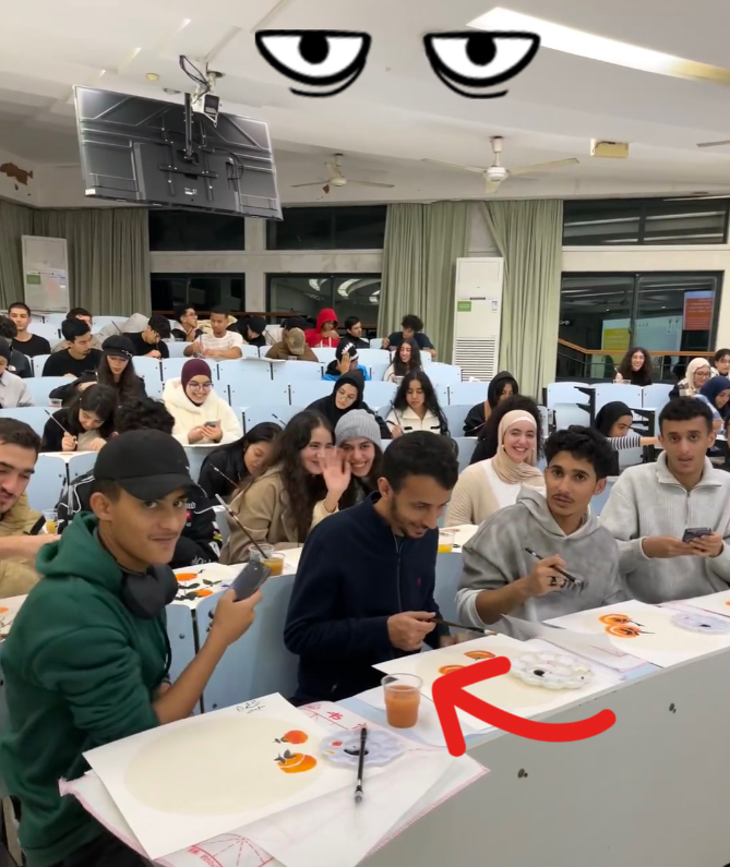 “亲娘养的不如后娘养的？”这大学不上也罢留学生挤爆，本土娃却仿佛被挤到角落，