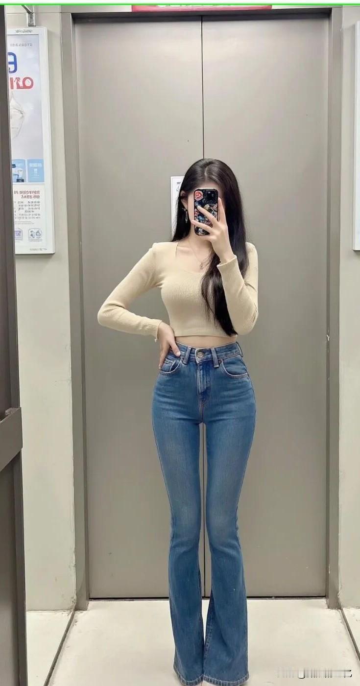 天呐！一条牛仔裤上身，瞬间被自己的曲线惊艳到原地心动！[比心][比心][比心]