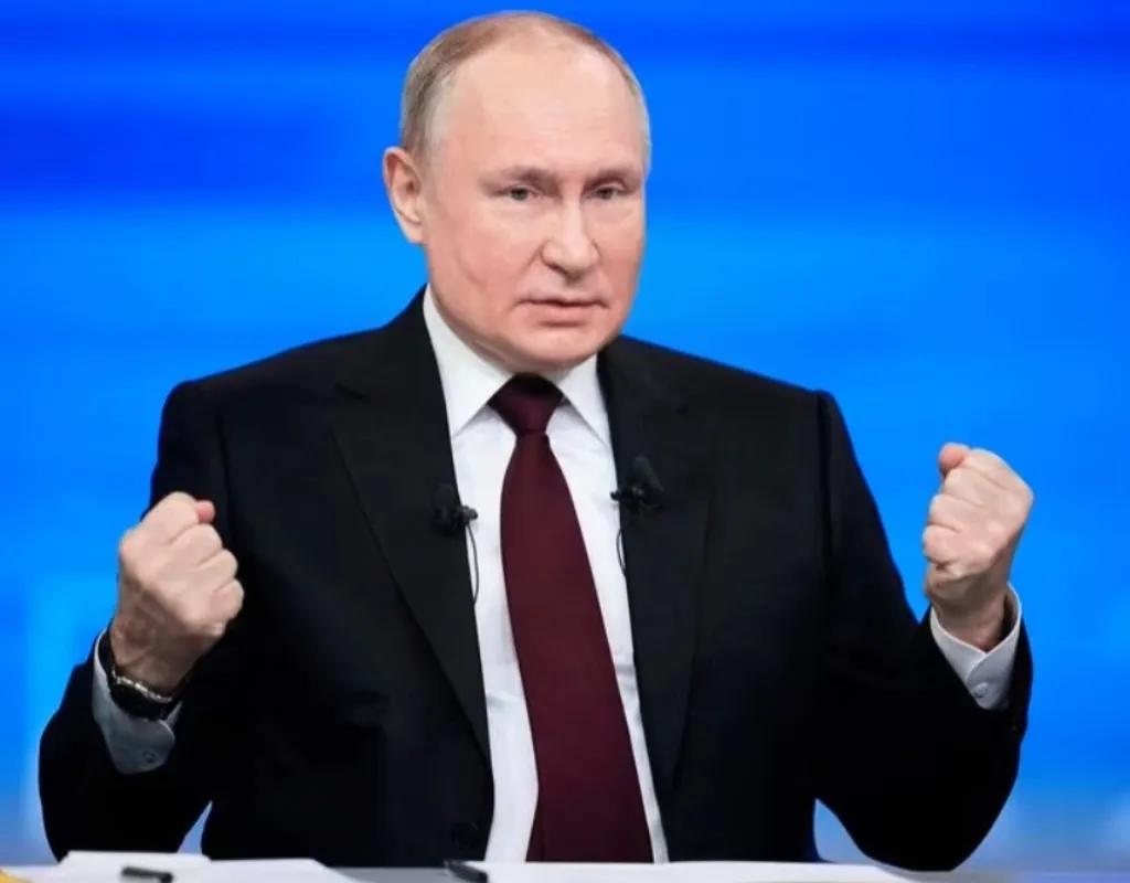 俄总统这次是真的不装了，当着全世界镜头的面，连稿子都不看，直接给欧洲扔了个“炸雷