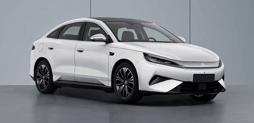 日前，我们从工信部获悉比亚迪秦MAXDM-i申报信息。该车外观与纯电版一致，采