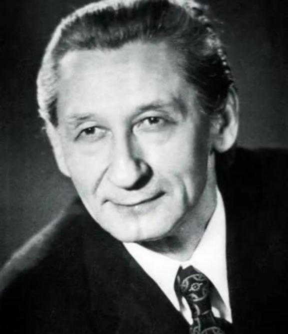 1980年3月，邱岳峰吃了大量安眠药，被送往医院也没有抢救过来，去世了。虽然他是