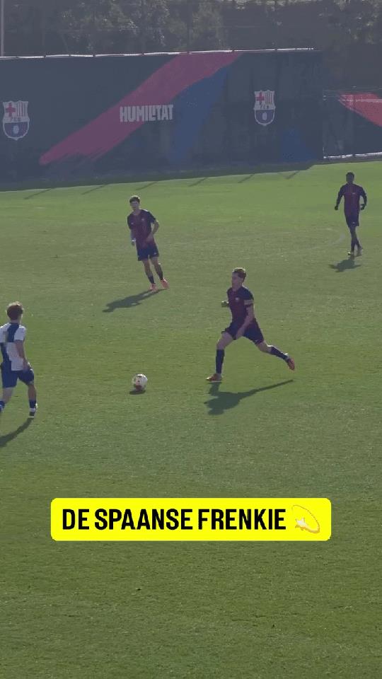 西班牙媒体公布了一段拉玛西亚青训球员在面对萨瓦德尔的比赛里的一段控球，在对面疯狂