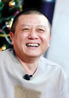 下等的自愈，是抱怨；中等的自愈，是倾诉；顶级的自愈，是在庸常的洪流里，依