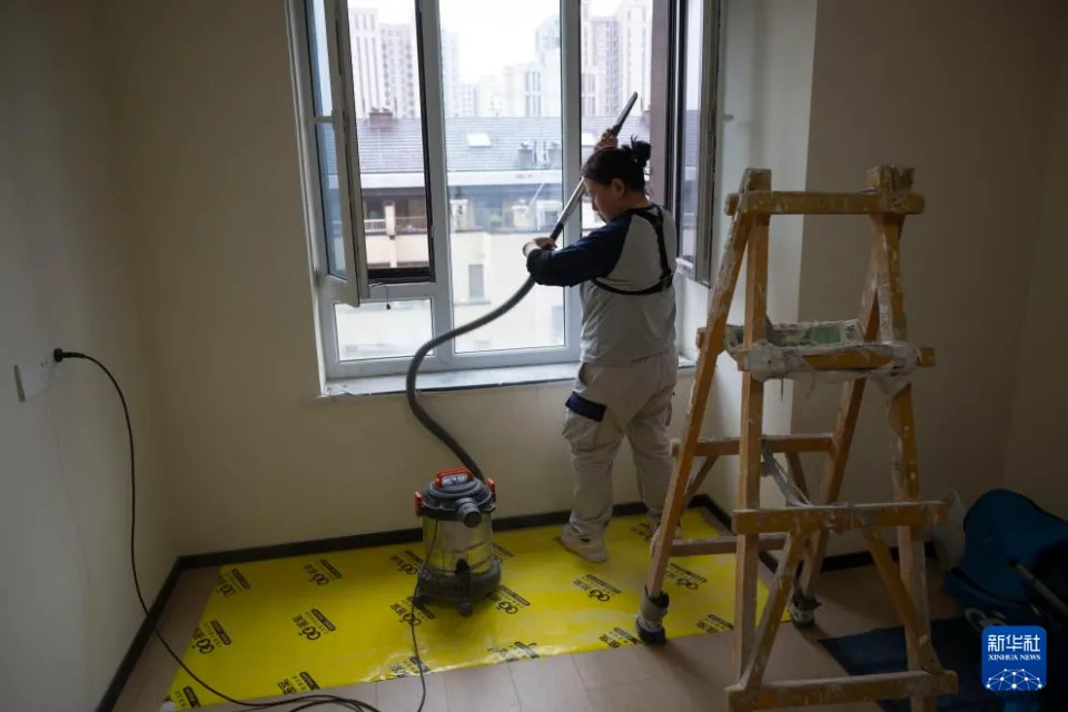 【保洁服务年前爆单加价也排不上】“前两个月预约保洁才40元/小时，最近在线平台的