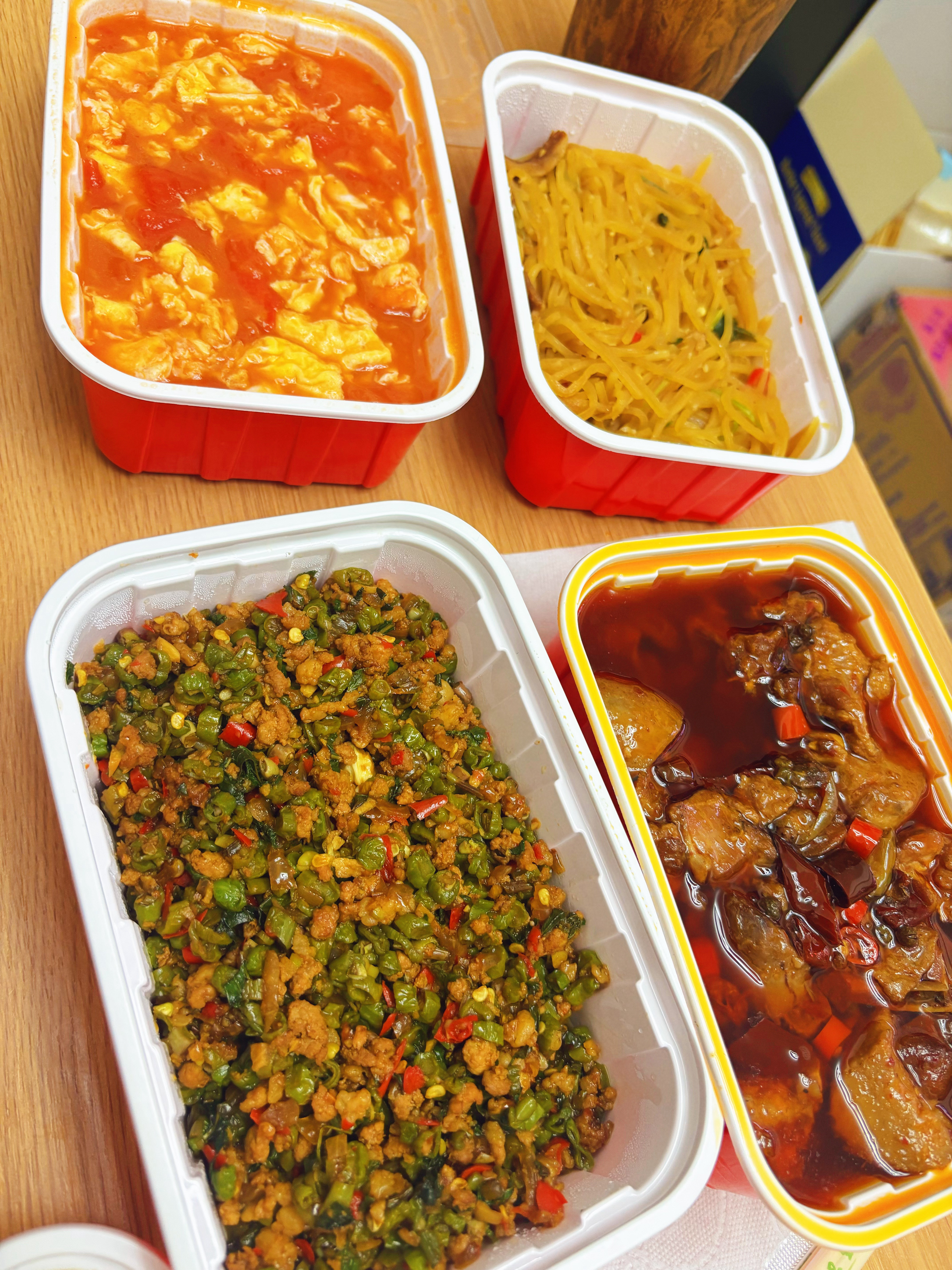 今天真吃撑了…肚皮要爆了…吃全麦面包减肥的人天塌了