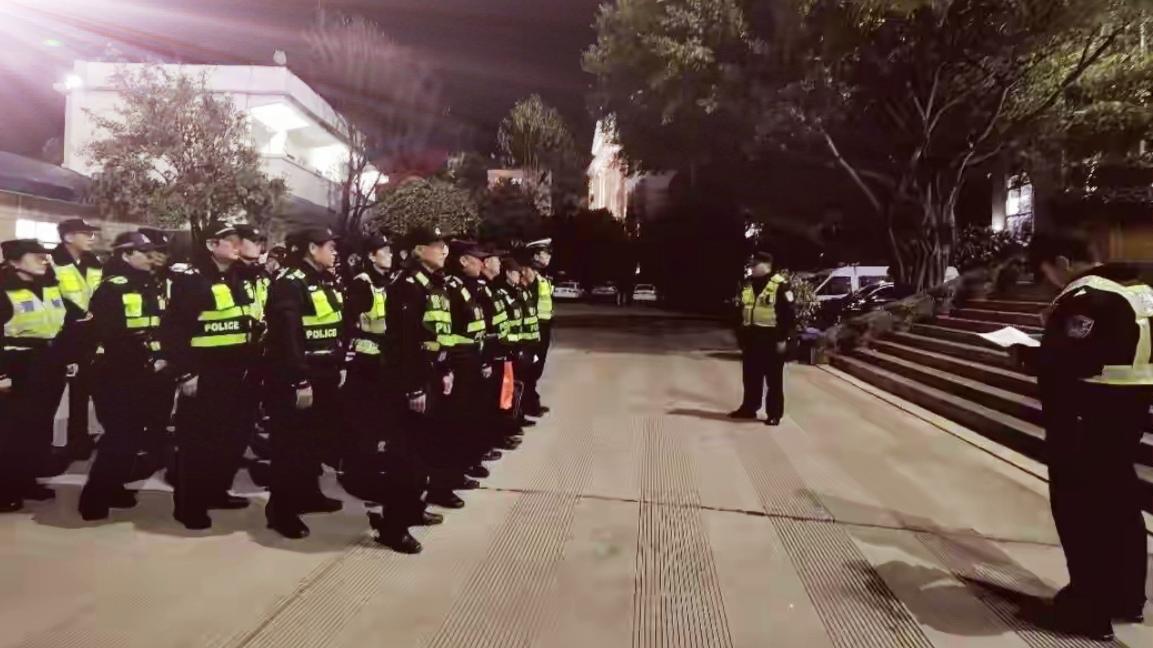 🔥昆明警方深夜严查！重点锁定KTV、宾馆、网吧、洗浴、城中村出租屋、商圈夜市，