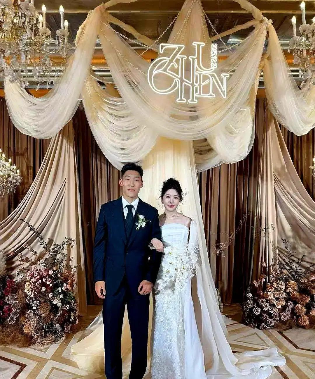 谷际庆现身朱辰杰婚礼申花董事长亲自到场，球员身价120万欧，俱乐部提前启动