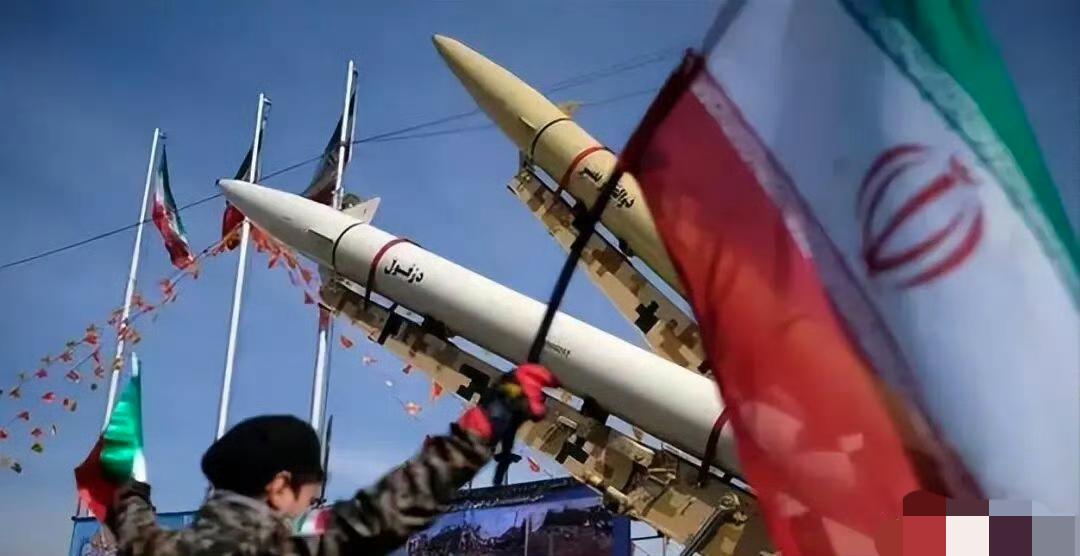 重要的事情说两遍：航母、航母！最新消息：伊朗伊斯兰革命卫队称，当天的军事反击