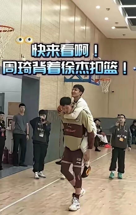 真杀人诛心啊[捂脸哭][捂脸哭]周琦对徐杰说：糊糊（周琦儿子）今年6岁，再过两年就超