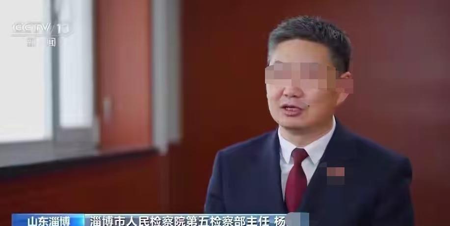 山东淄博，男子刘某醉酒后又去张女士的烧烤店喝第二场，张女士心疼刘某用她的桌子沿开