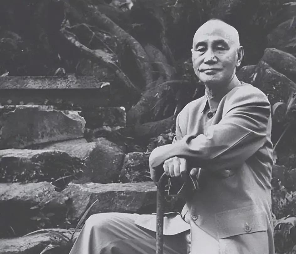 天道有轮回，苍天饶过谁！蒋介石凄惨的晚年生活…1949年岁末，蒋介石以“亡国待