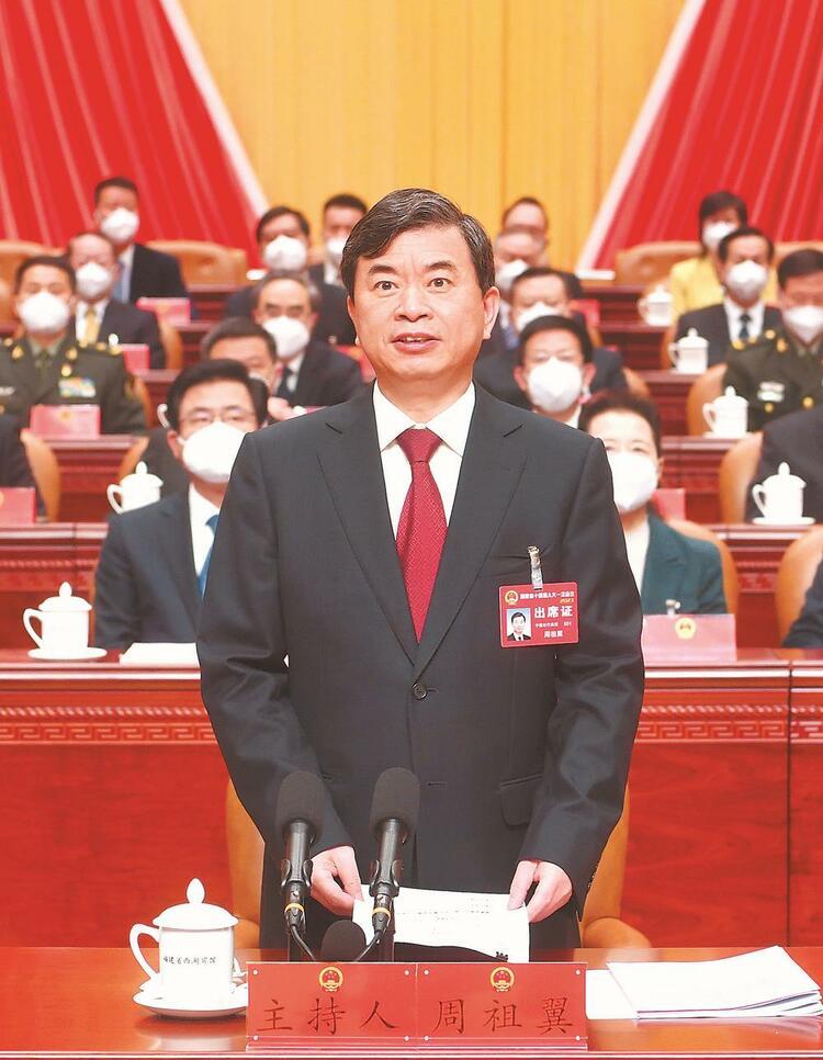 一个管过全国干部，一个管过纪律，这对河南新搭档上任第四天，一起站到了焦裕禄墓前。