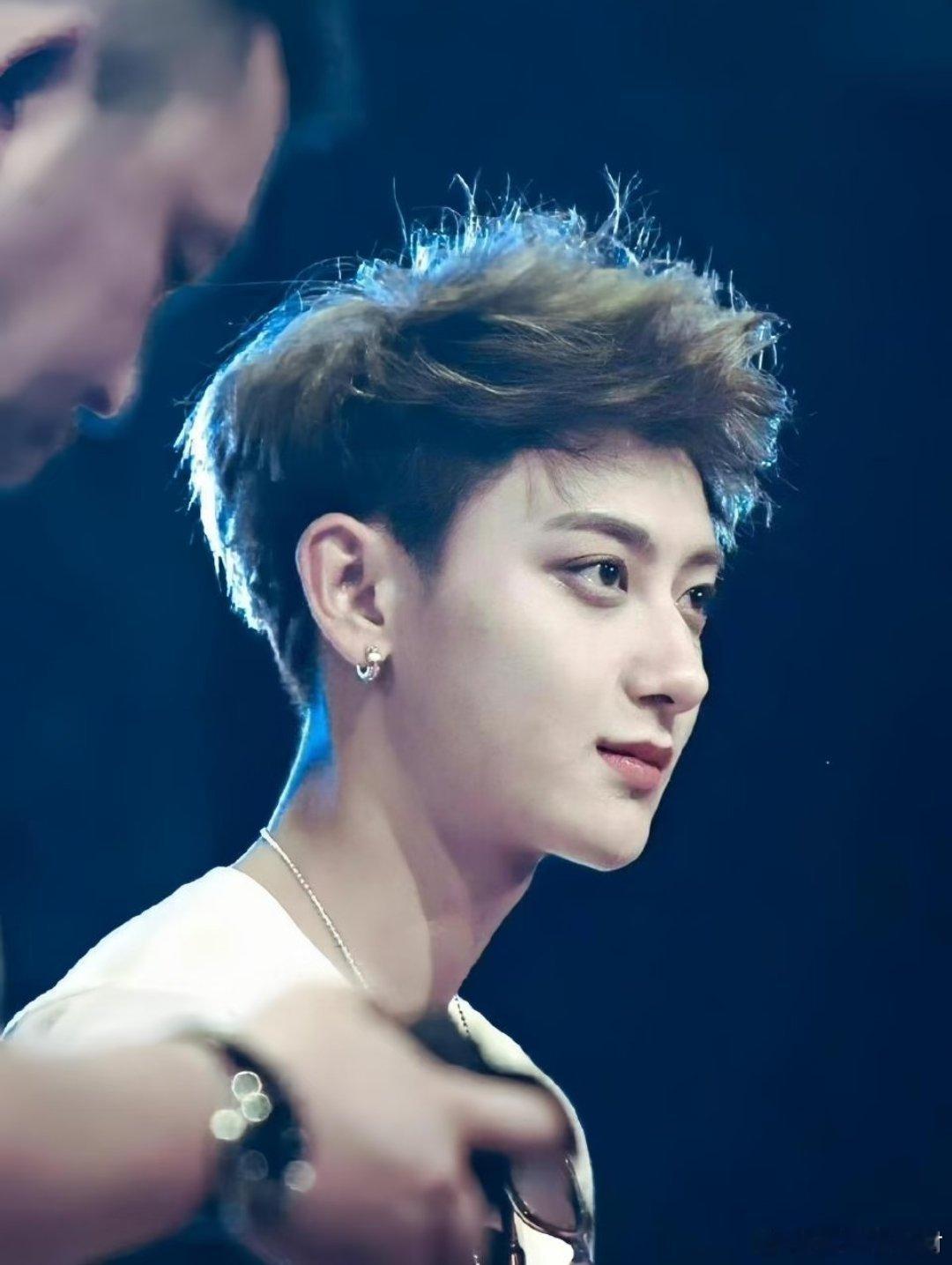 早期颜值巅峰的黄子韬～