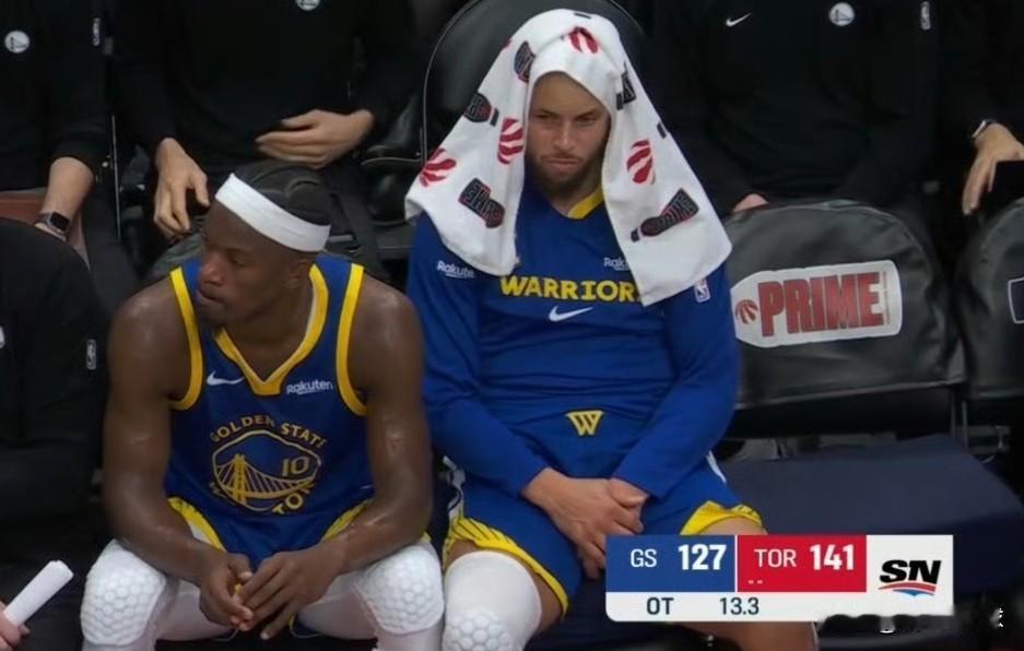 加时惨败，库里心情低落！今天凌晨勇士队客战猛龙队的比赛，双方在最后战成122