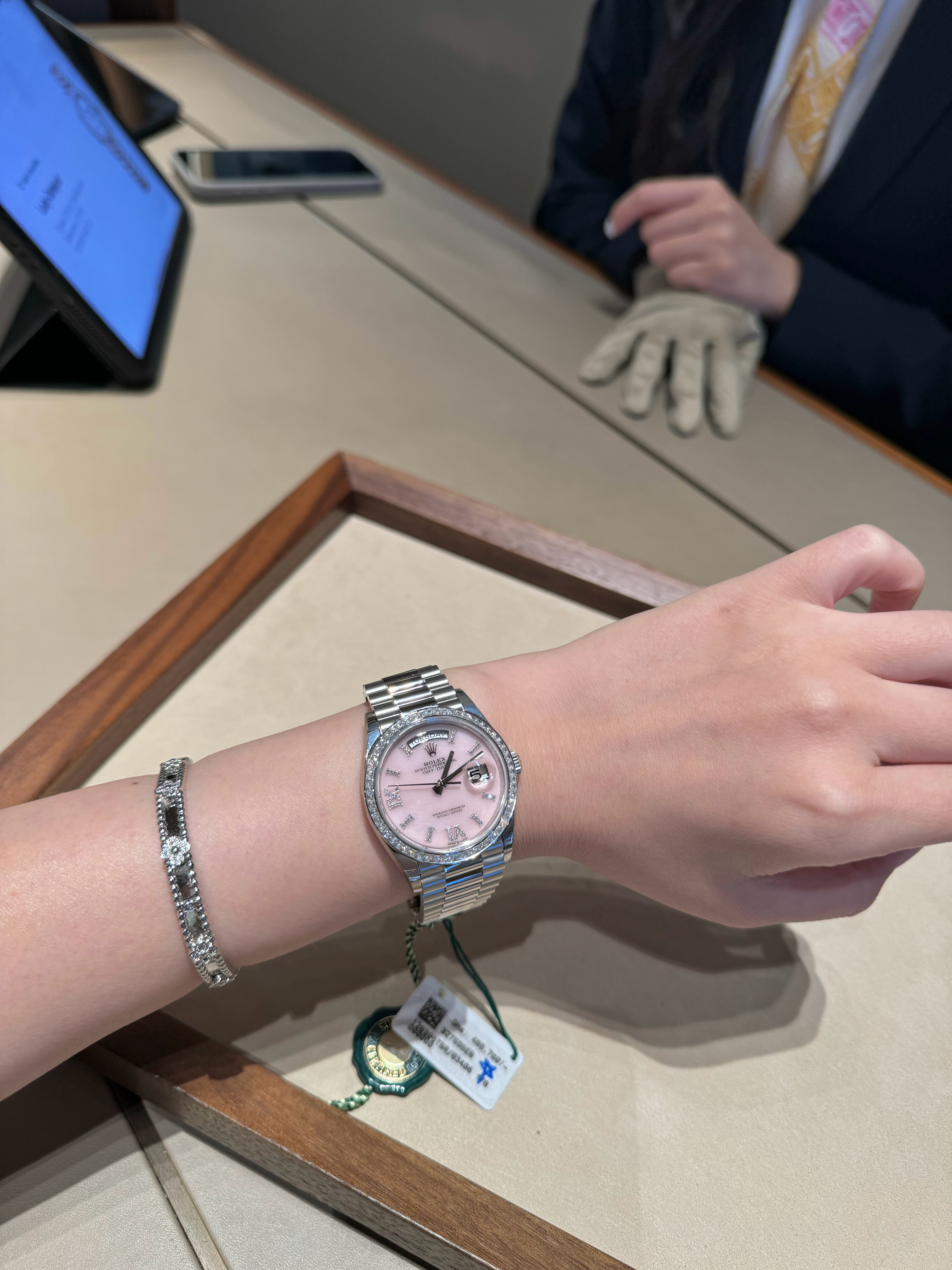 咋这么好看捏​​​