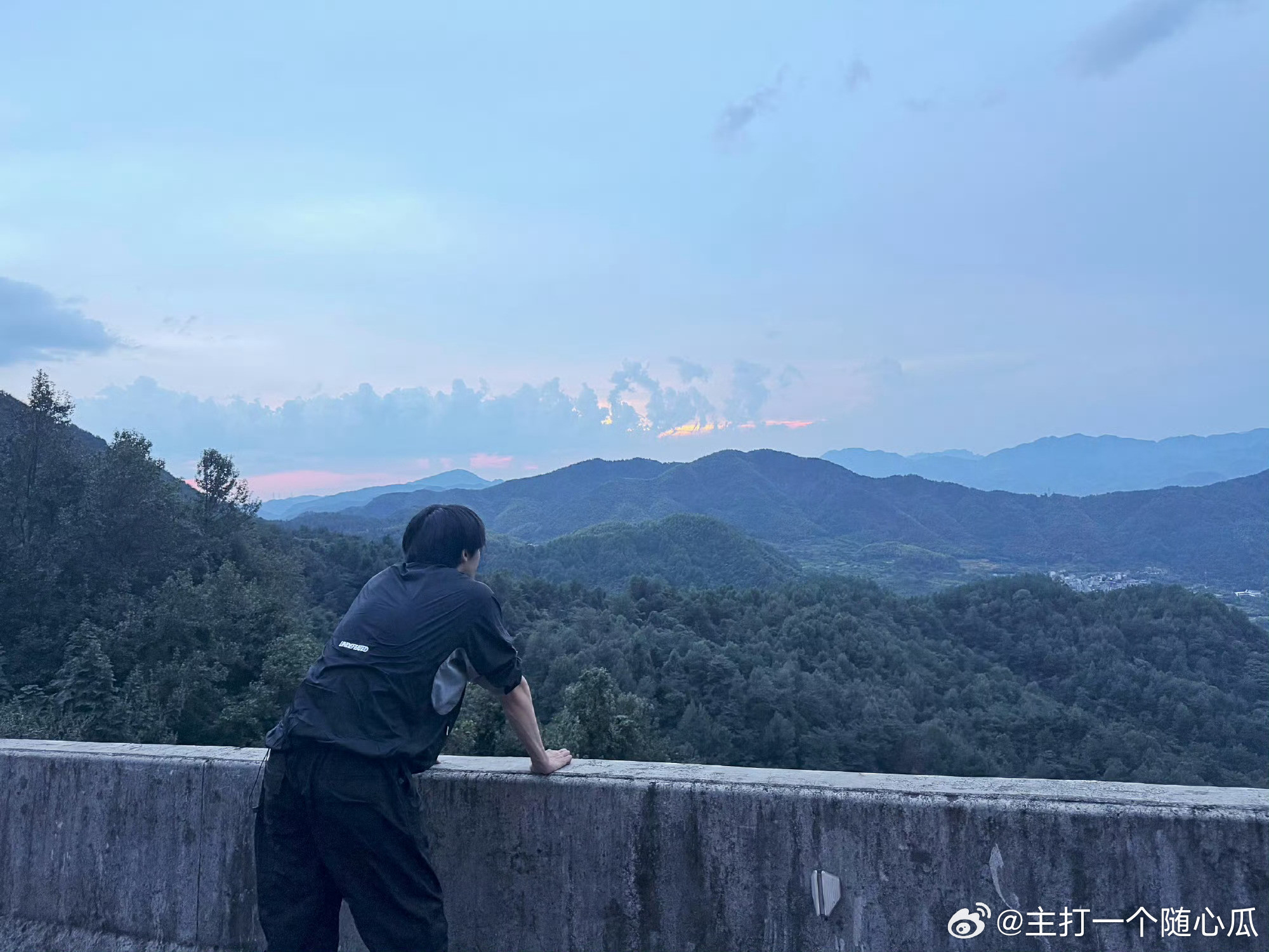 闫桉营业，炸毛了这是[大笑]​​​