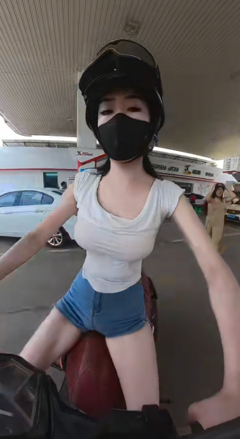 每天还要带着闺蜜去上班。