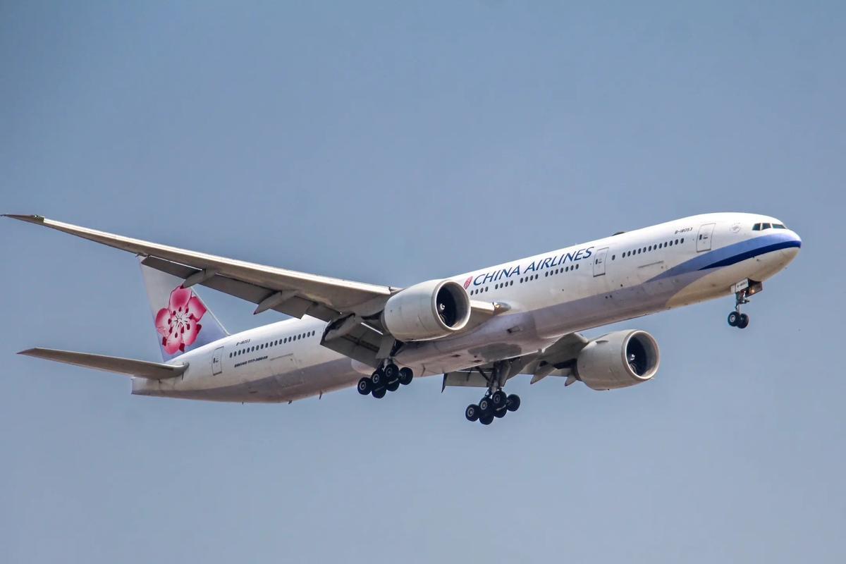 有人建议学俄罗斯封锁领空，把日本飞机逼到西伯利亚去喝西北风。听着解气？错了！真相