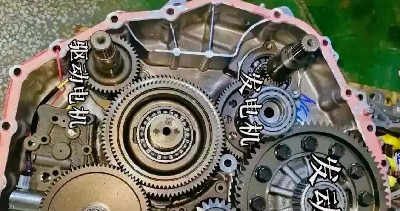 汽车界卷王哪家强？比亚迪工程师凭DMI系统直接封神！连发动机巨头丰田都忍不住侧目