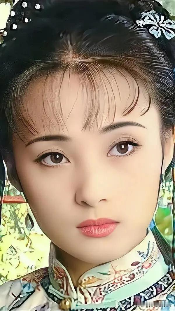 氛围感拉满，美的让人移不开眼的女明星：蒋勤勤，刘诗诗，杨幂，刘亦菲，陈好，陈红等