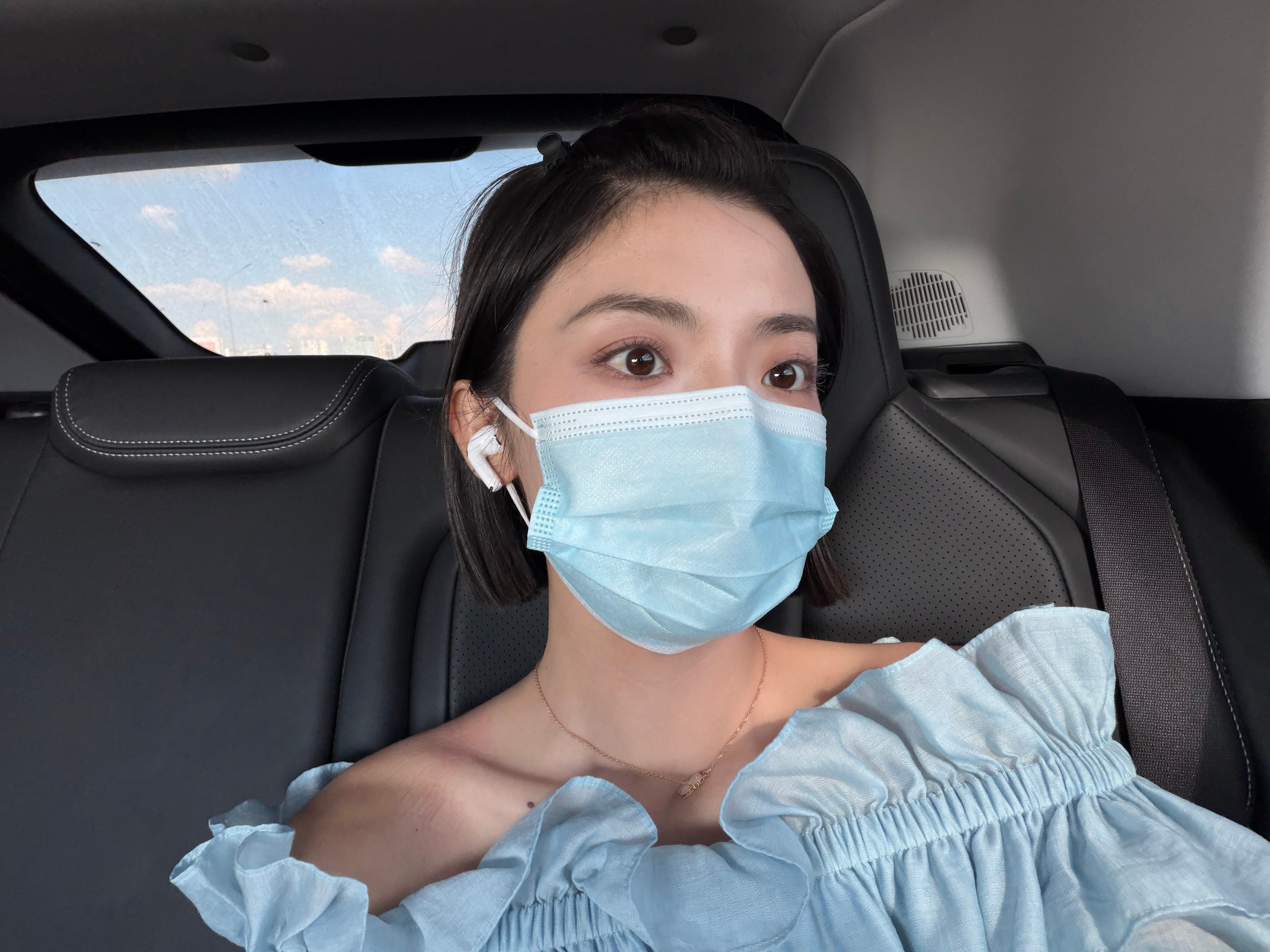 落地昆明～直接出发去大理！今晚要喝蘑菇汤！最近太累了必须看美景缓缓～怡常打铁