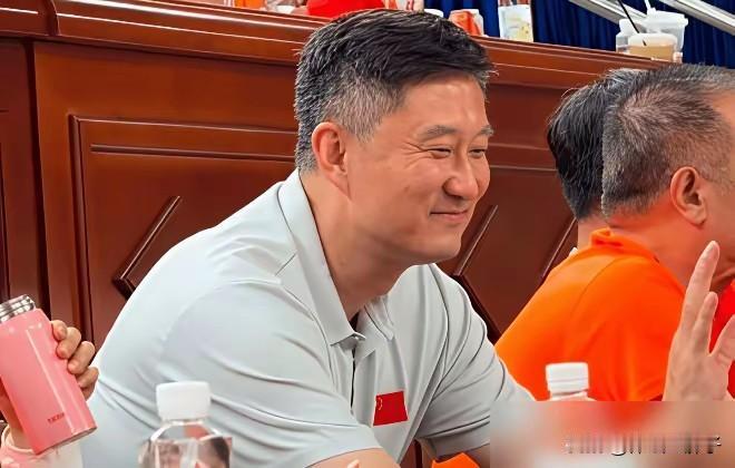 虽然广东男篮许多场虚头巴脑的临场指挥，五上五下这种出风头，不靠谱的战术，也出闹了