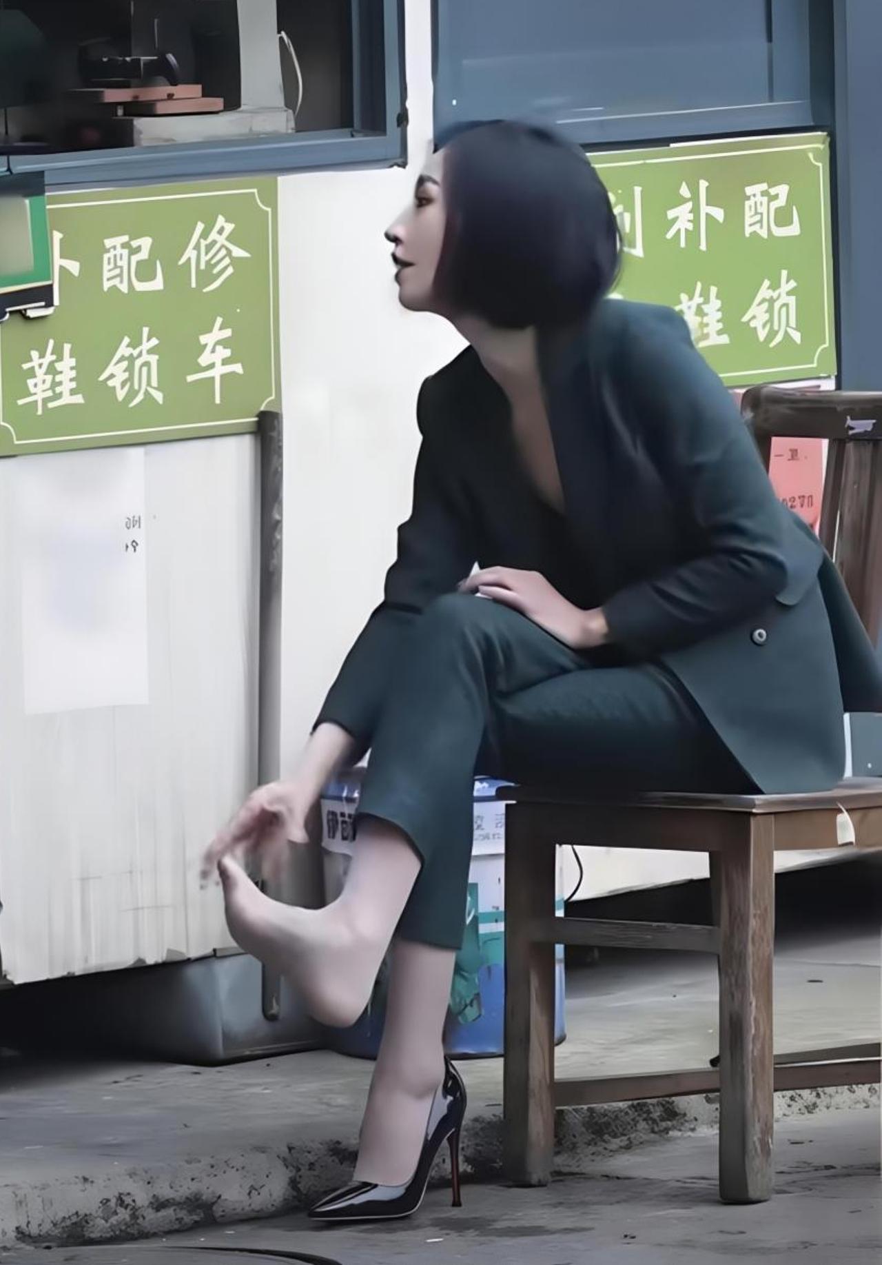 哪款高跟鞋最吸引人？又来找大爷修鞋来了！