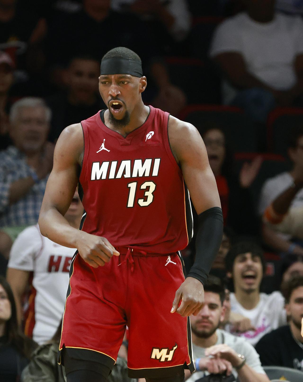 谈到了阿德巴约的83分，前NBA球员麦坎茨说“有人对恩比德、东契奇、米切尔的70