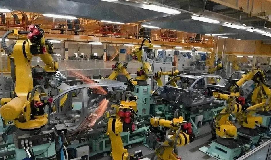 石破茂预判果然成真，中方还没开始反制，日企就已经撑不住了日本前首相石破茂的