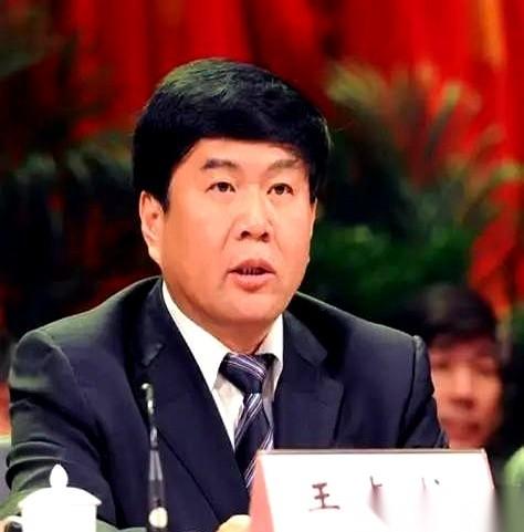 提到当年沈阳铁路局那场大刀阔斧的站段合并，很多老铁路人至今都绕不开一个名字——王