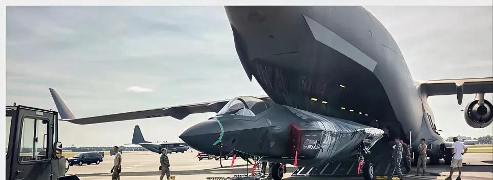 尘埃落地！停在三哥家机场二十多天的F-35迎来了最终归宿——大卸八块，找了一架C