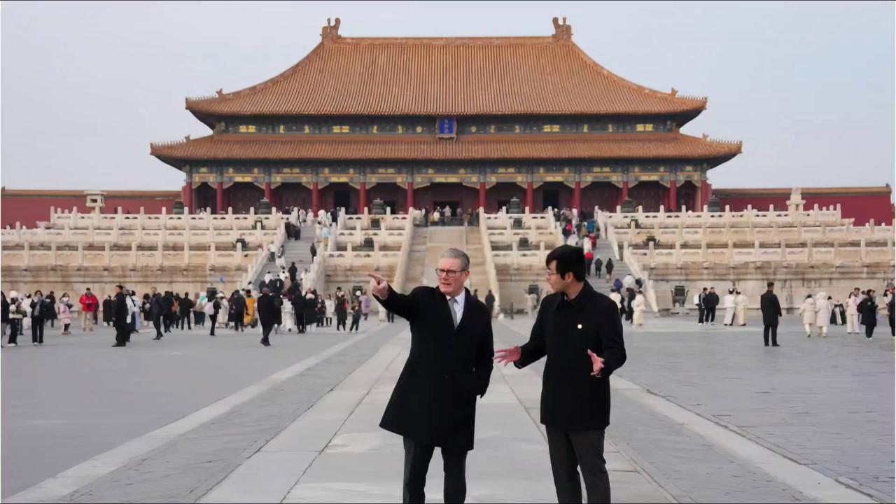 英国首相斯塔默沉浸式体验故宫博物院，紫禁城历史文化之旅
